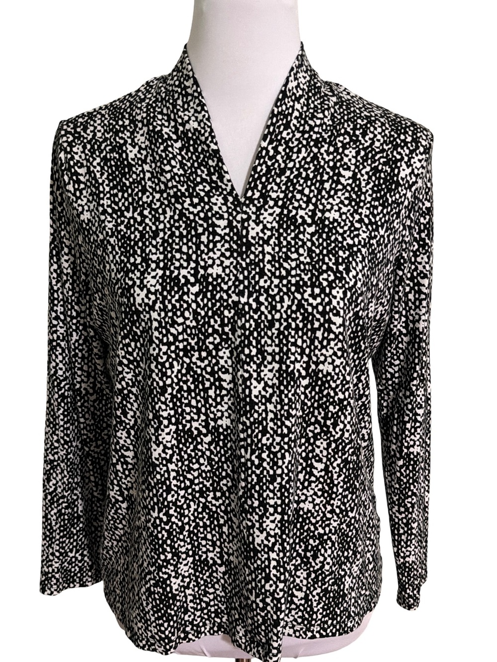 Talbots Black White Printed V-Neck Long Sleeve Top